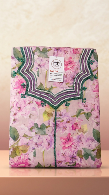 beautifully crafted Mukhawar, featuring a delicate floral print and intricate hand-finished detailing.